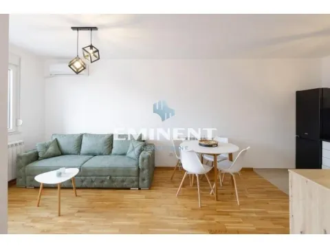 Izdavanje, dvosoban stan, 40m², Zemun Gornji Grad, Zemun Sve Podlokacije - image 2