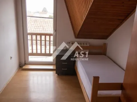 Izdavanje, trosoban stan, 78m², Stari Majur, Petrovaradin - image 8