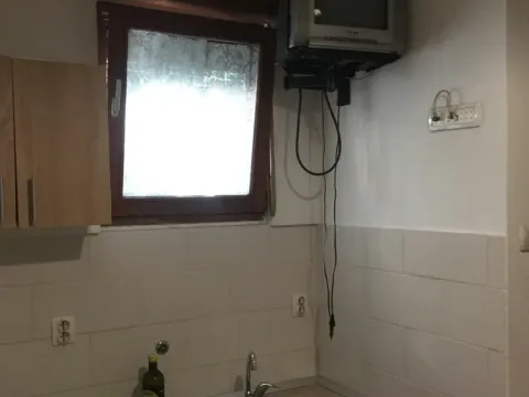 Izdavanje, jednosoban stan, 18m², Momišići, Podgorica - image 3