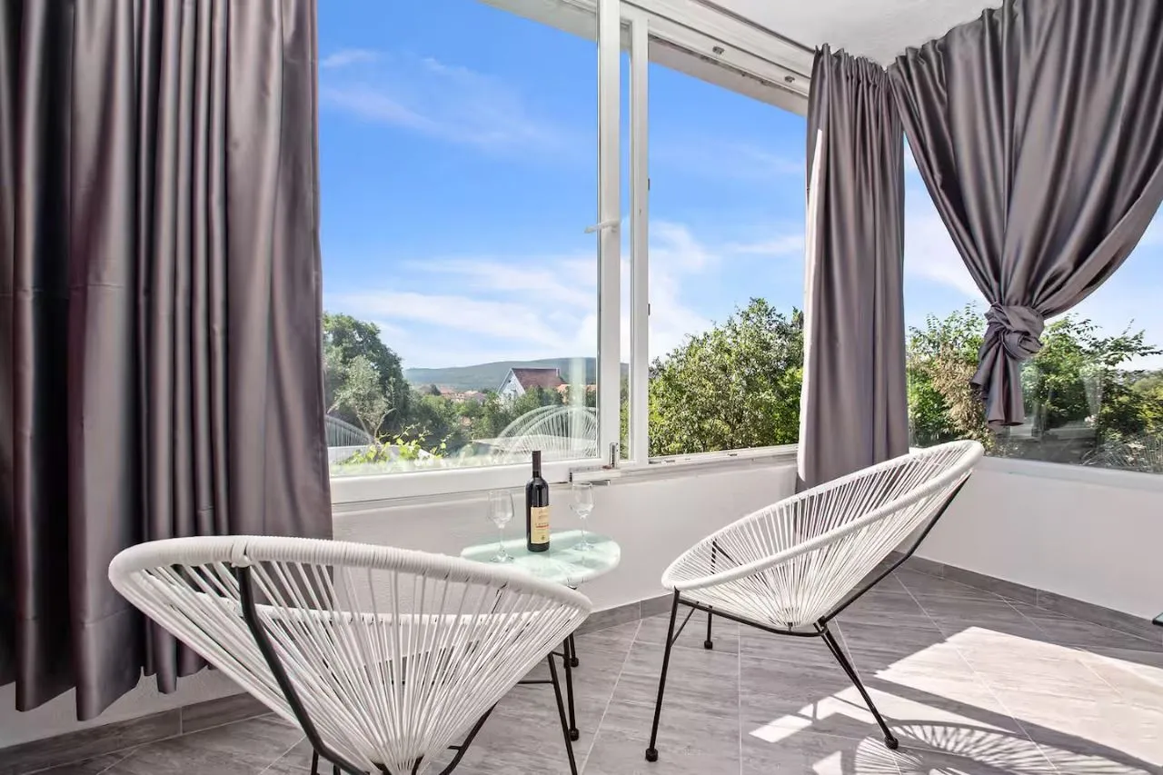 Rent, house, 110m², Tivat, Crna Gora