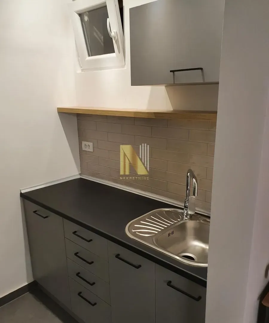 Rent, office space, 91m², Stari grad, Novi Sad