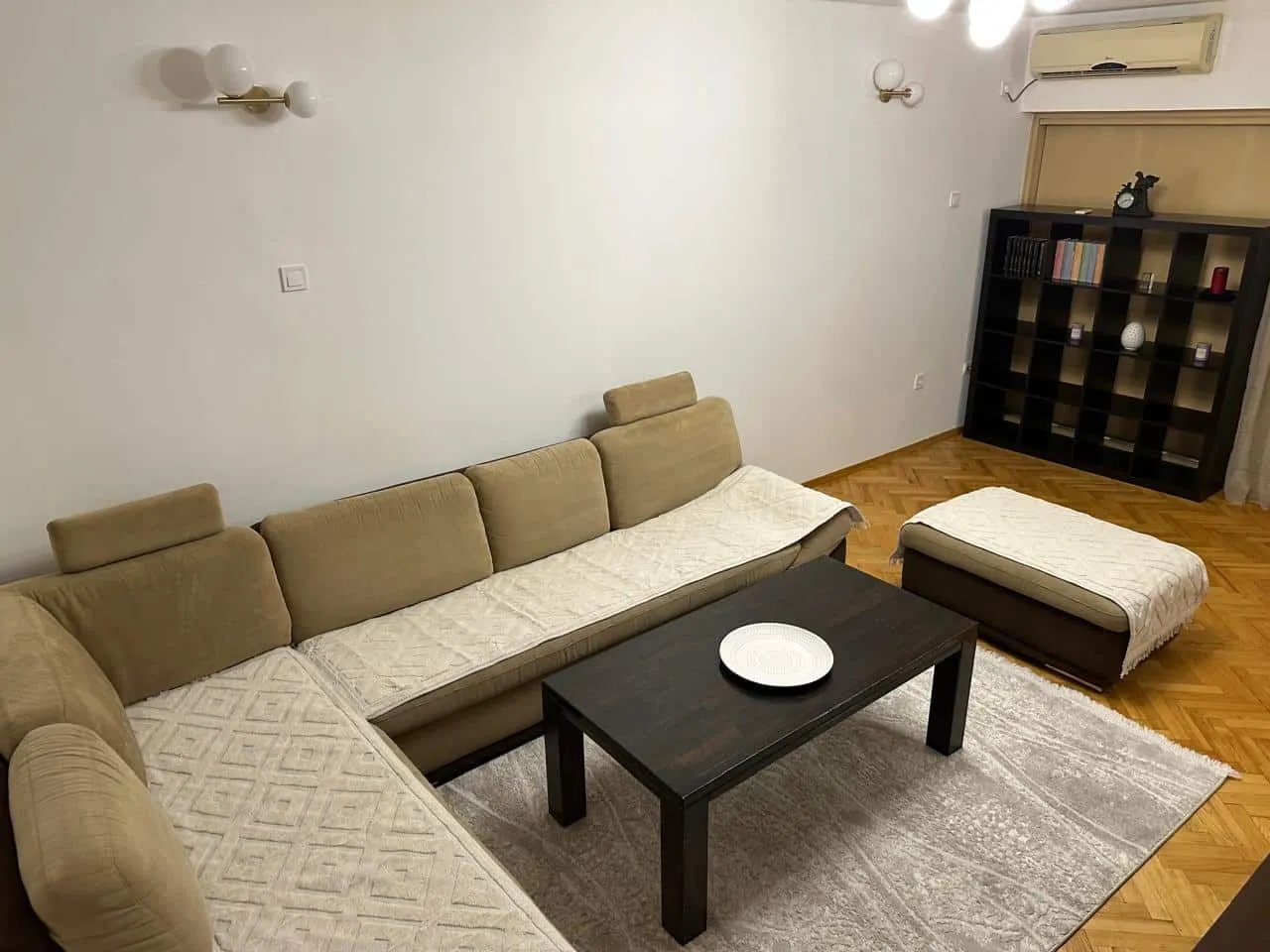Izdavanje, dvosoban stan, 80m², Momišići, Podgorica