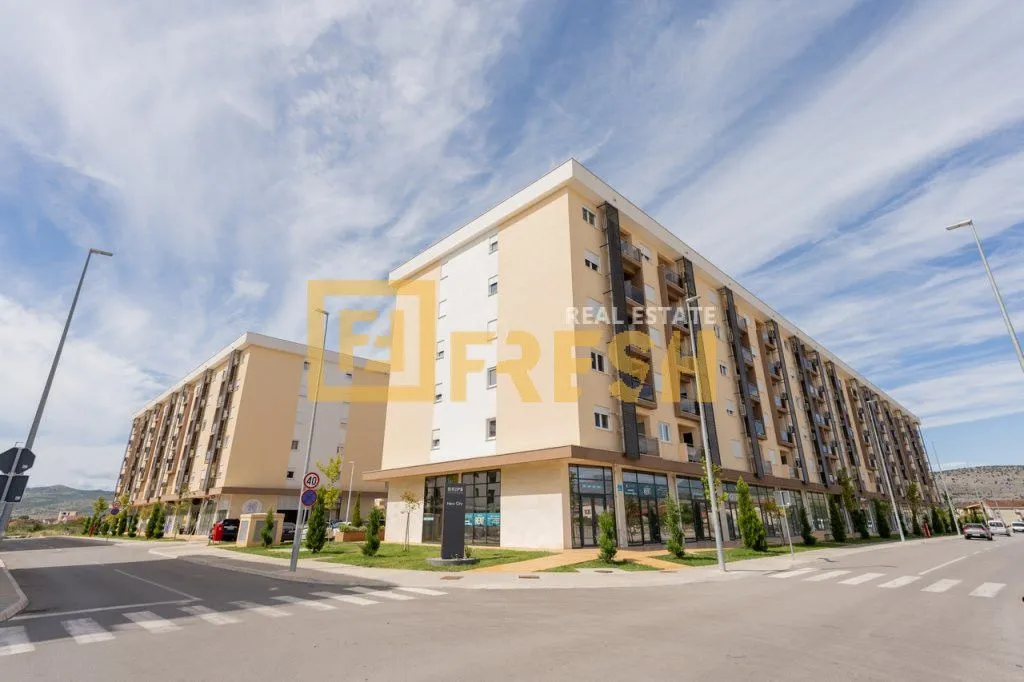 Izdavanje, poslovni prostor, 219m², City Kvart, Podgorica