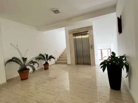 Prodaja, trosoban stan, 113m², Momišići, Podgorica - image 22