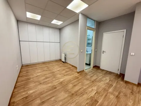 Izdavanje, poslovni prostor, 226m², Bulevar Oslobodjenja, Novi Sad Sve Podlokacije - image 7