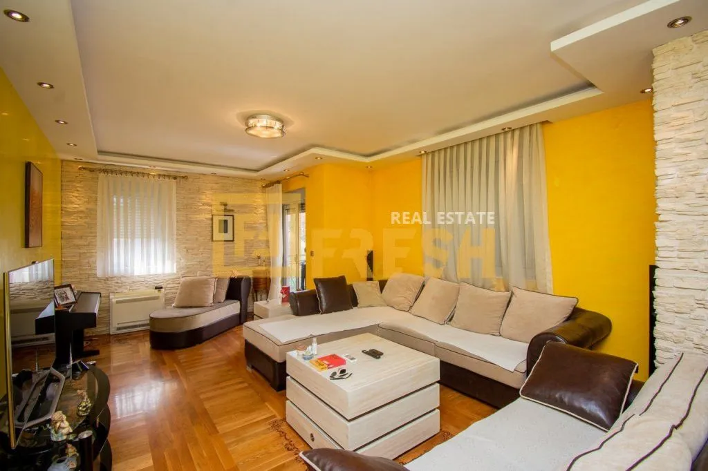 Prodaja, četvorosoban stan, 139m², Momišići, Podgorica