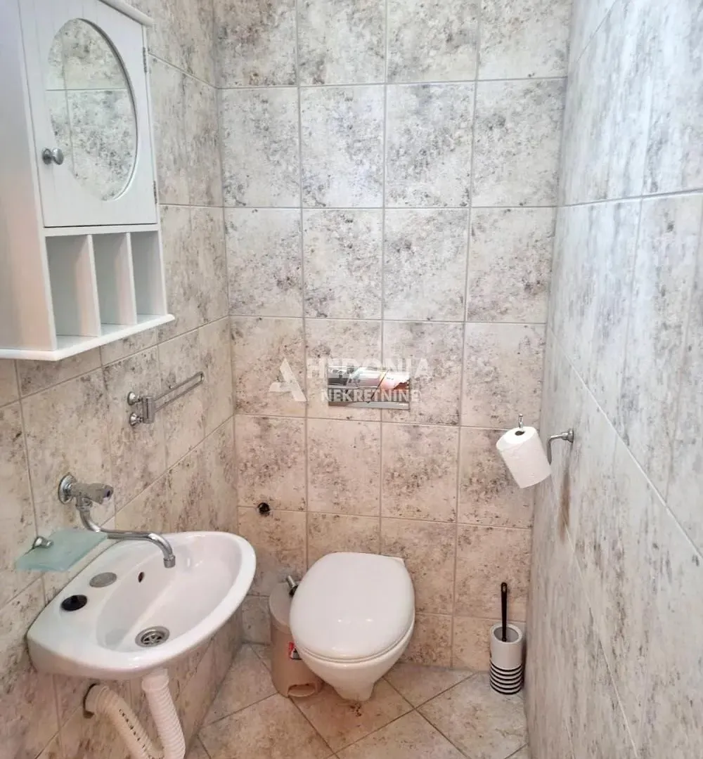 Rent, four bedroom apartment, 105m², Crveni Krst, Beograd
