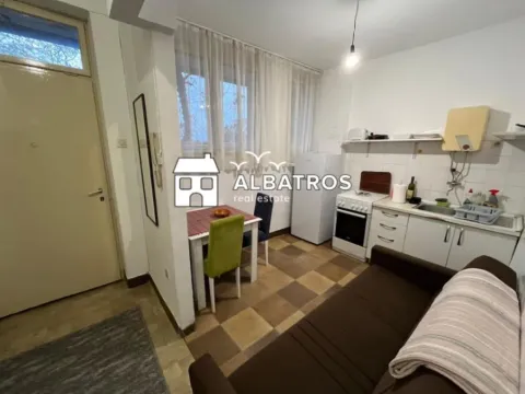 Izdavanje, garsonjera, 40m², Centar, Bar - image 5