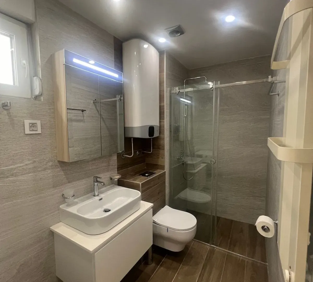 Rent, four bedroom apartment, 237m², Vračar Hram, Vračar Sve Podlokacije