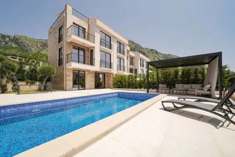 Daily-rent, house, 223m², Reževići, Budva - image 11