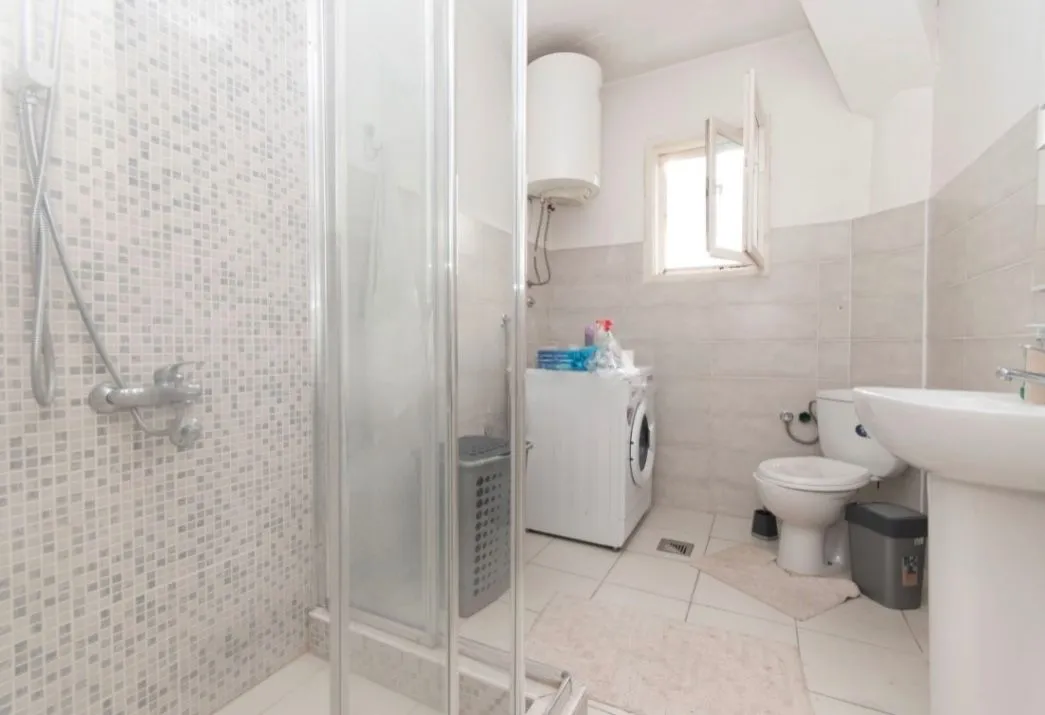 Izdavanje, dvosoban stan, 108m², Stari Aerodrom, Podgorica