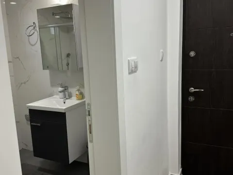 Izdavanje, trosoban stan, 54m², Medijana, Niš - image 6