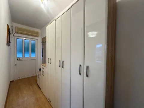 Izdavanje, jednosoban stan, 40m², Podkošljun, Budva - image 12