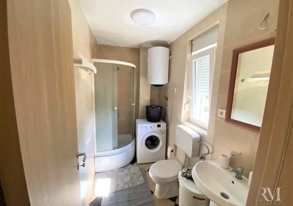 Izdavanje, garsonjera, 25m², Kalimanj, Tivat