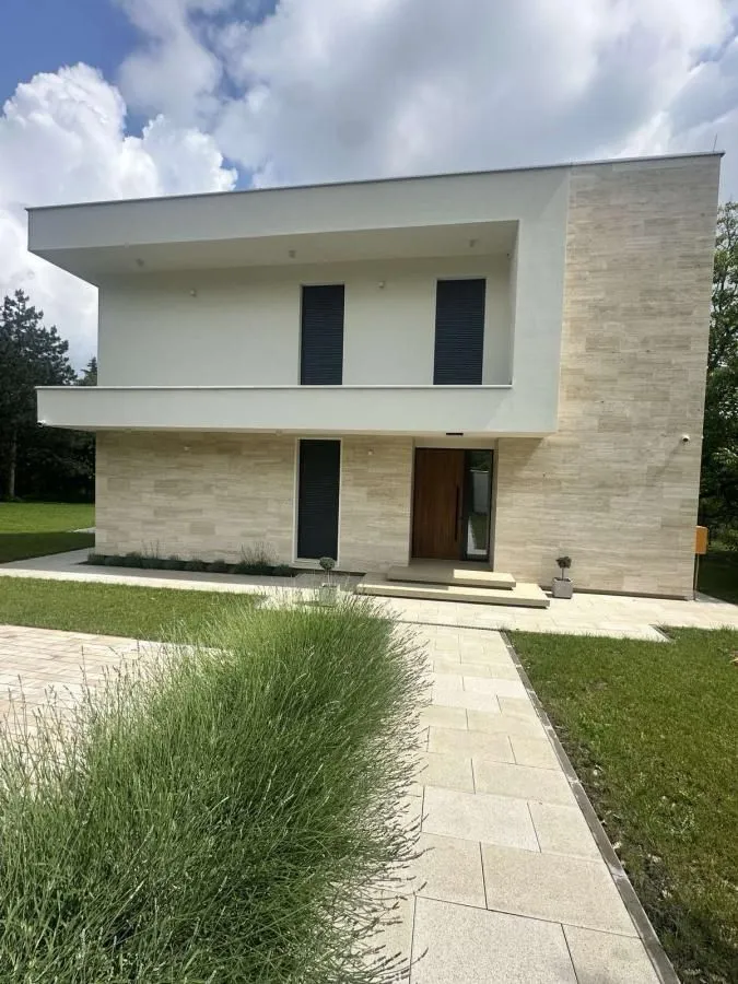 Prodaja, kuća, 242m², Bocke, Petrovaradin
