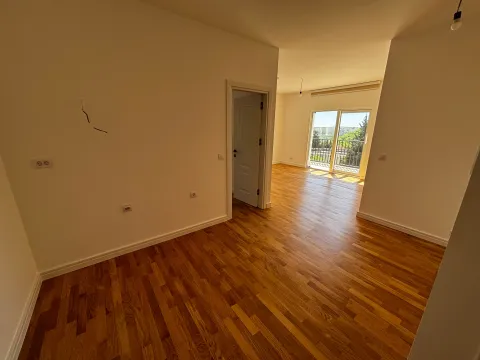 Prodaja, dvosoban stan, 61m², Sutomore, Bar - image 3
