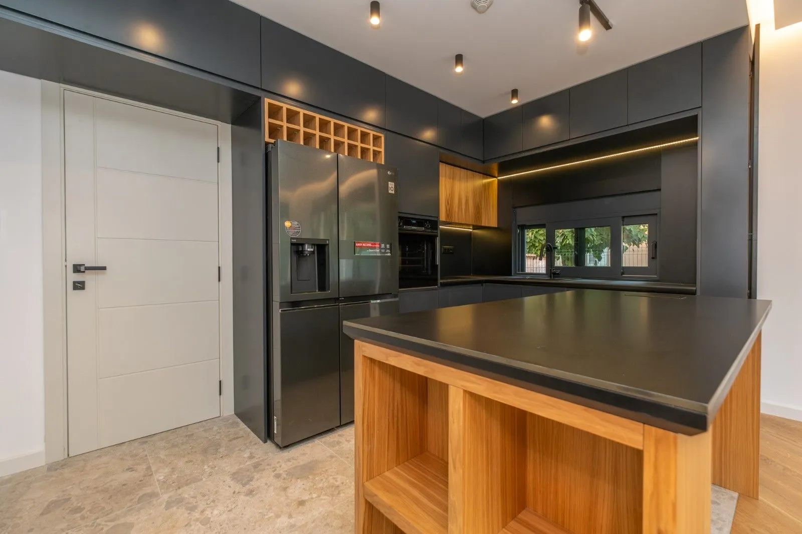 Rent, house, 180m², Gornja Gorica, Podgorica