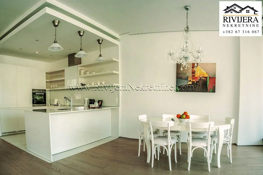 Sale, two bedroom apartment, 155m², Bečići, Budva
