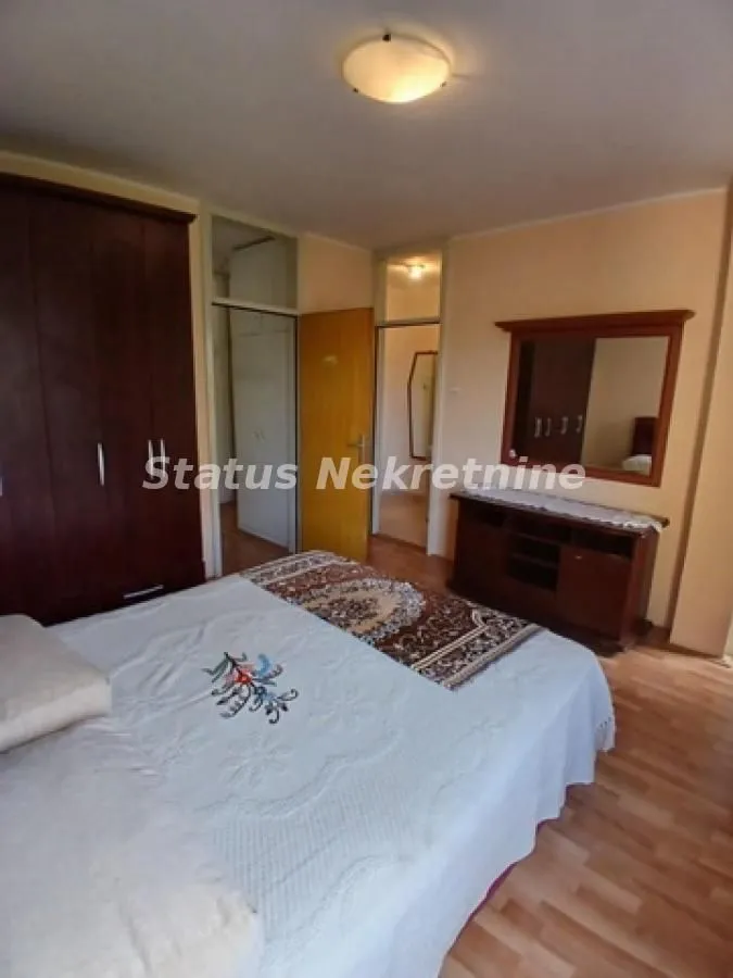 Izdavanje, trosoban stan, 60m², Banatić, Novi Sad Sve Podlokacije
