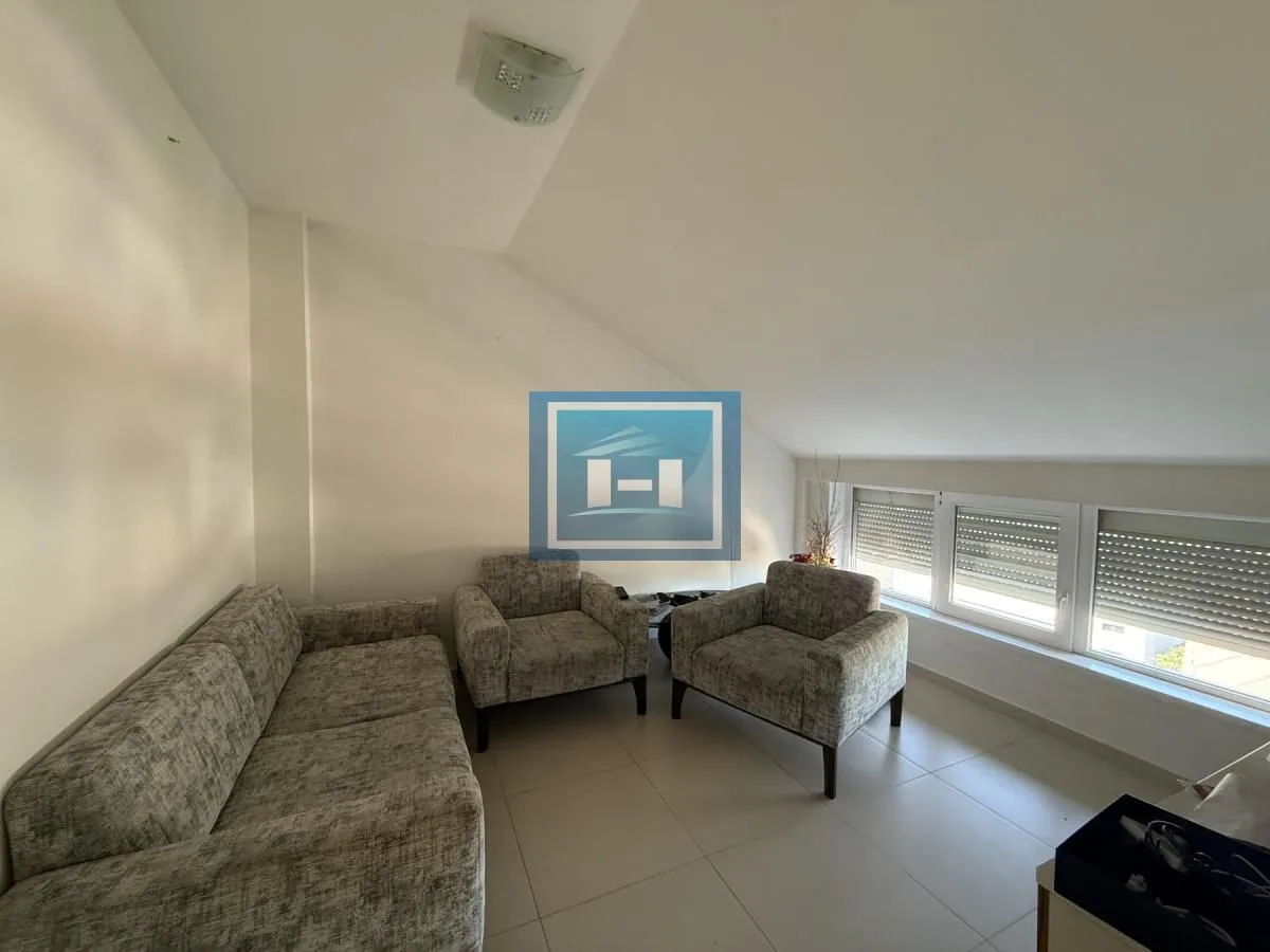 Prodaja, trosoban stan, 105m², Centar, Jagodina