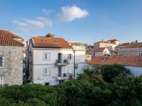 Prodaja, kuća, 222m², Stari Grad, Budva - image 2