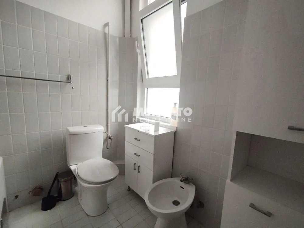 Izdavanje, dvosoban stan, 67m², Centar, Zrenjanin