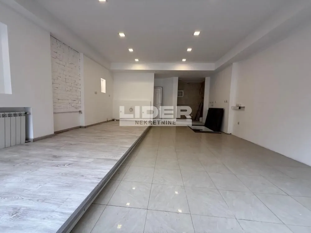 Izdavanje, poslovni prostor, 62m², Stari Grad, Beograd