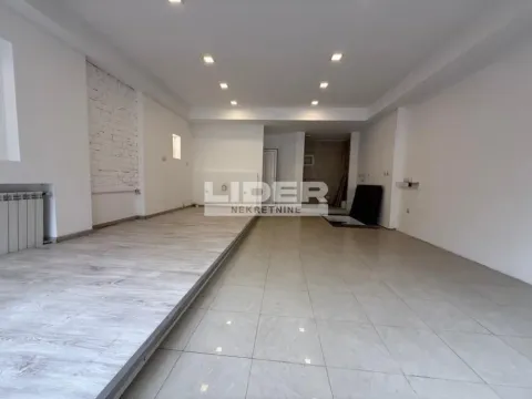 Izdavanje, poslovni prostor, 62m², Stari Grad, Beograd - image 1