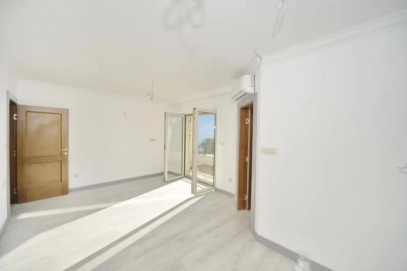 Prodaja, četvorosoban stan, 123m², Herceg Novi, Crna Gora