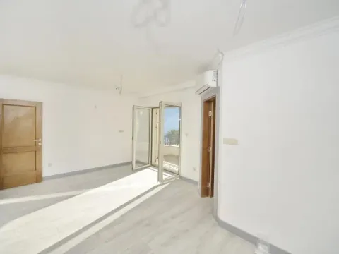 Prodaja, četvorosoban stan, 123m², Herceg Novi, Crna Gora - image 15