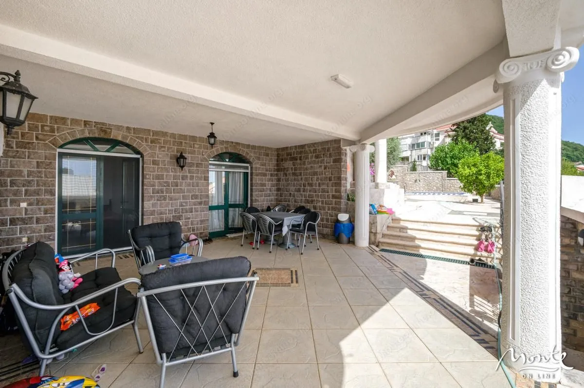 Sale, house, 560m², Petrovac, Budva