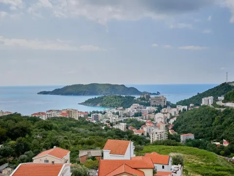 Sale, two bedroom apartment, 55m², Bečići, Budva - image 1