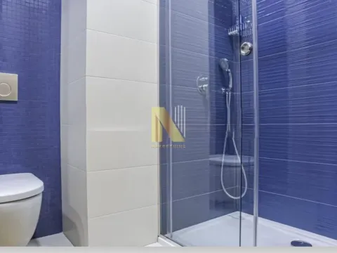 Izdavanje, četvorosoban stan, 102m², Centar, Novi Sad - image 11