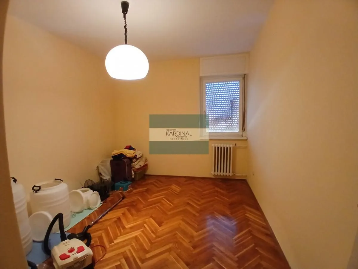 Prodaja, trosoban stan, 75m², Strelište, Jagodina