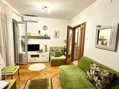 Rent, studio apartment, 30m², Blok 9, Podgorica - image 4