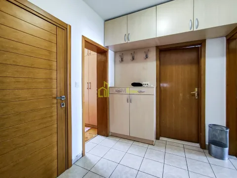 Izdavanje, dvosoban stan, 58m², Zagorič, Podgorica - image 2