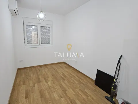 Izdavanje, dvosoban stan, 65m², Stari Aerodrom, Podgorica - image 7