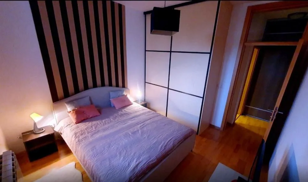 Izdavanje, dvosoban stan, 50m², Stari Grad, Beograd