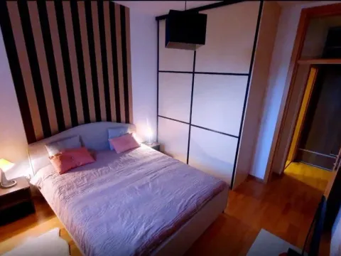 Izdavanje, dvosoban stan, 50m², Stari Grad, Beograd - image 5