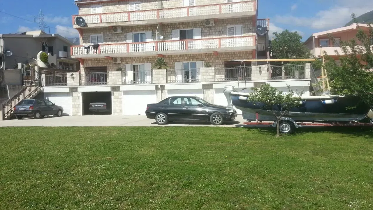 Rent, two bedroom apartment, 75m², Centar, Bar