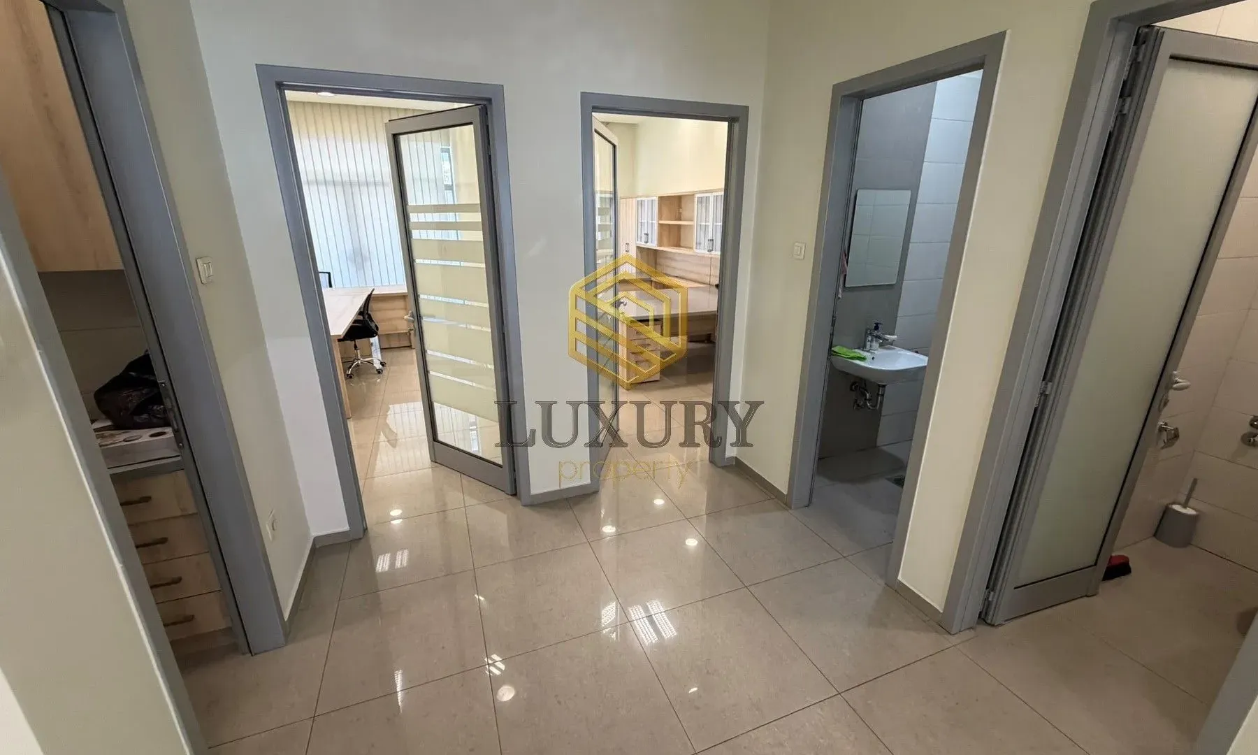 Rent, office space, 189m², Stari Aerodrom, Podgorica