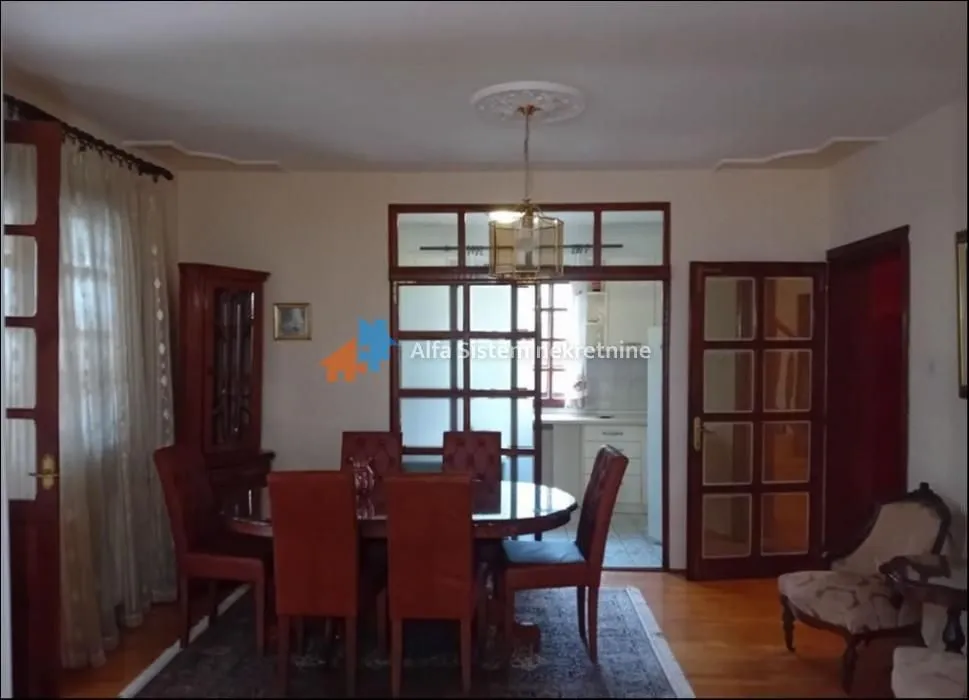 Izdavanje, kuća, 330m², Savski Venac, Beograd