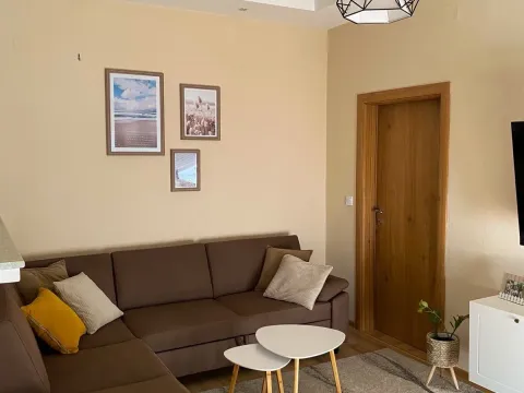 Rent, two bedroom apartment, 58m², Bijeli Do, Budva - image 1