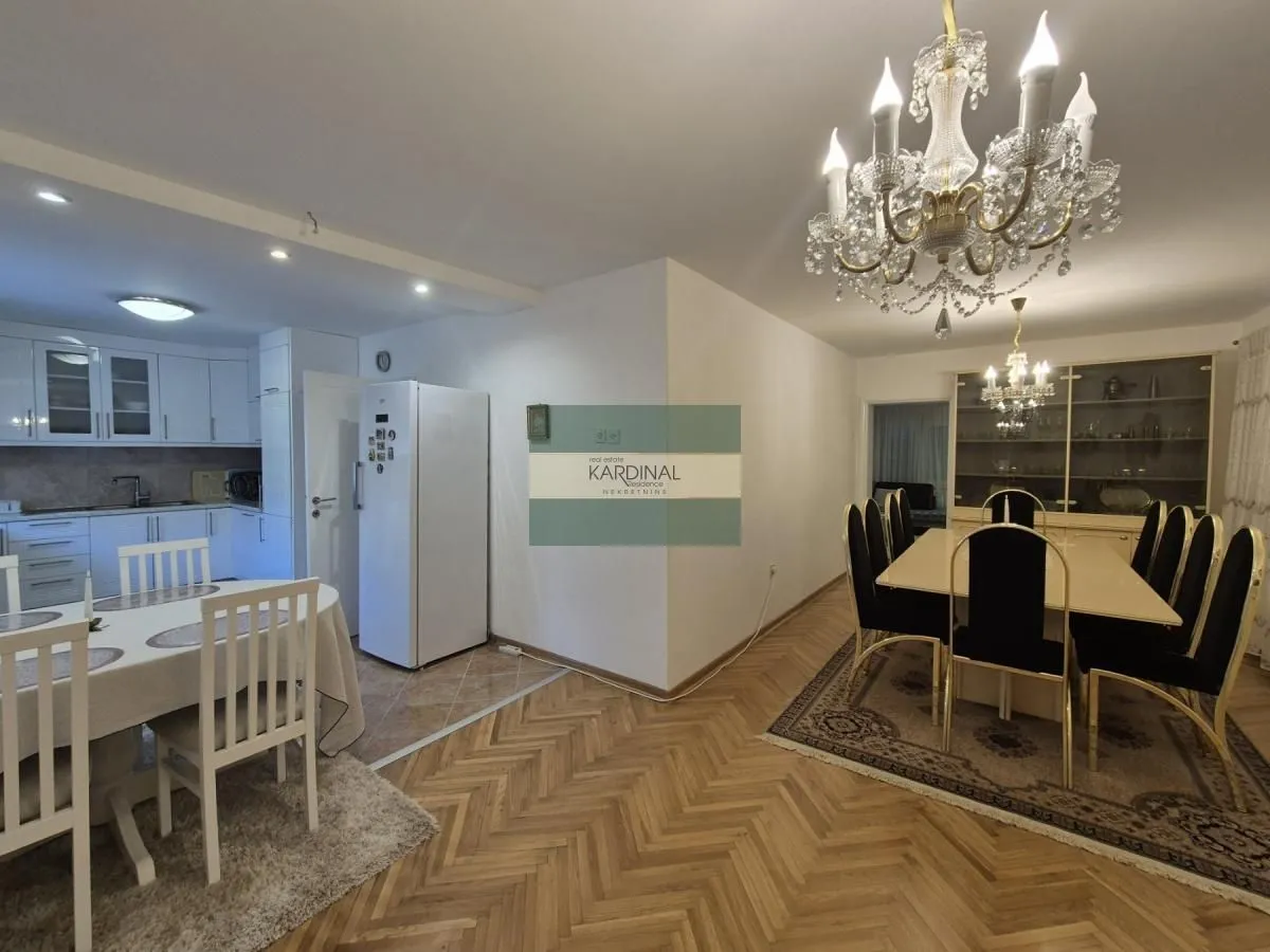 Prodaja, kuća, 379m², Trnava, Jagodina