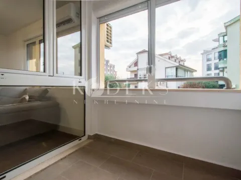 Izdavanje, trosoban stan, 98m², City Kvart, Podgorica - image 17