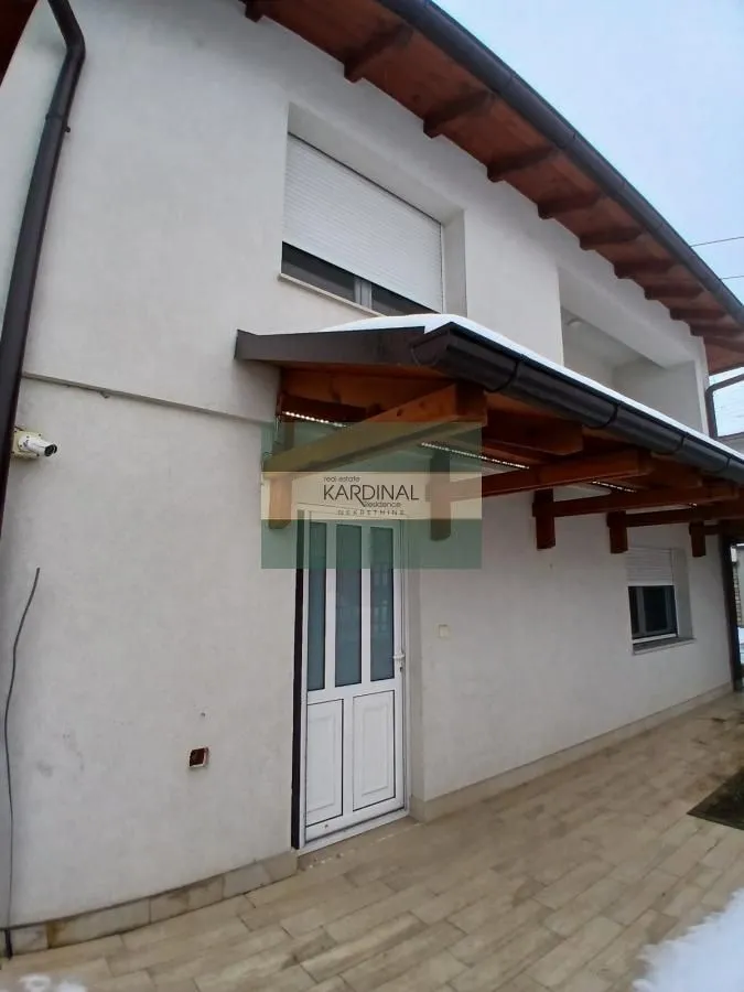 Prodaja, kuća, 273m², Grošnica, Kragujevac