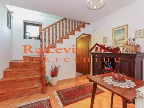 Sale, house, 370m², Voždovac Sve Podlokacije, Beograd - image 14