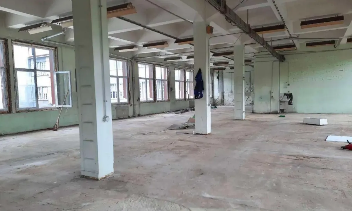 Izdavanje, poslovni prostor, 518m², Niš, Srbija