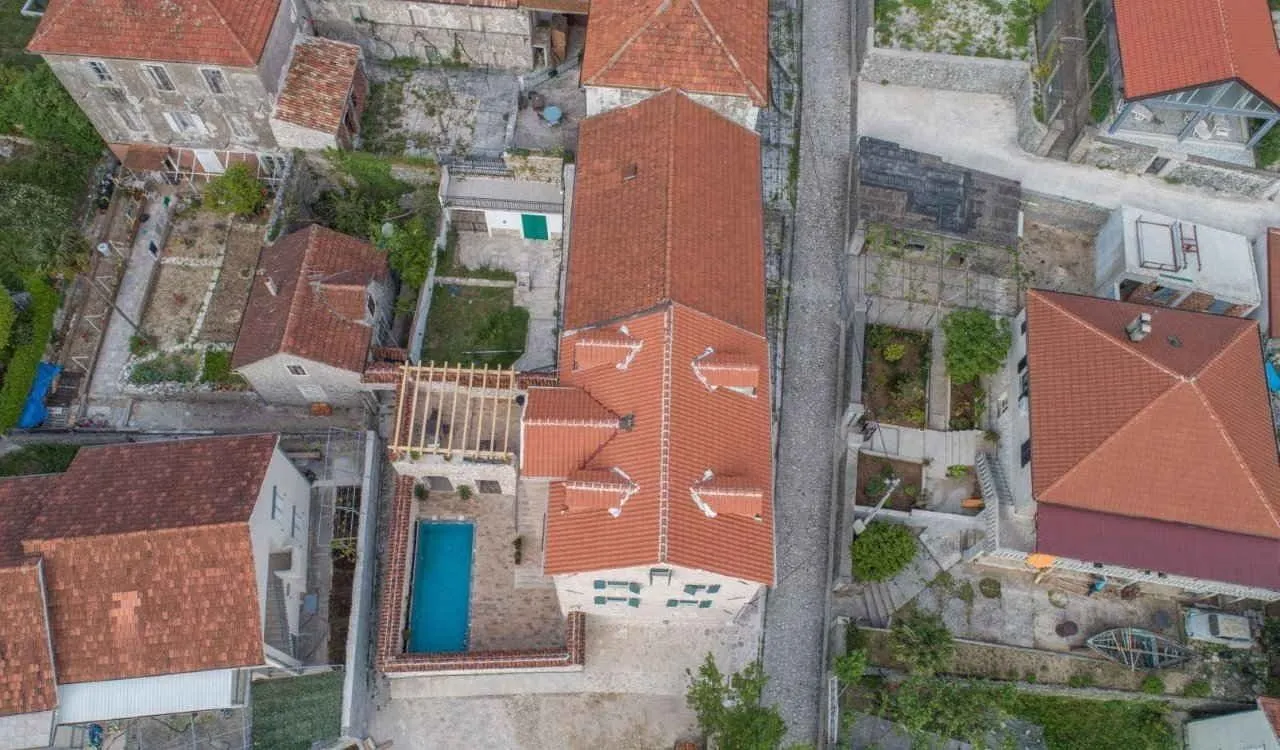 Sale, house, 320m², Risan, Kotor