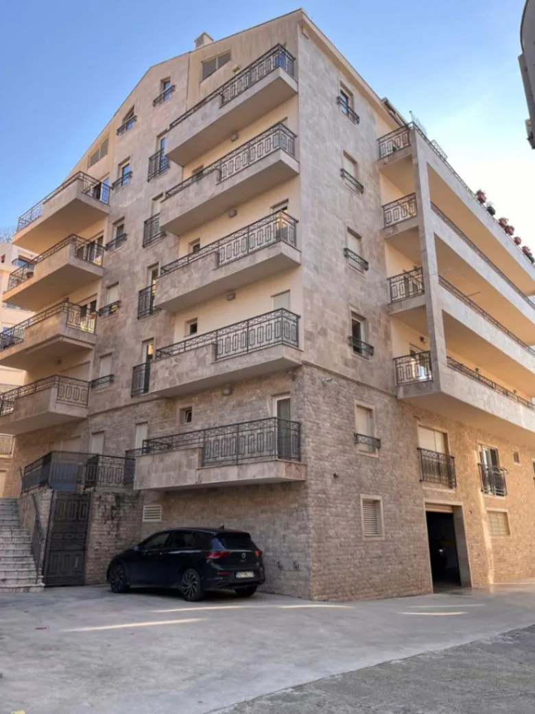 Prodaja, jednosoban stan, 74m², Pržno, Budva